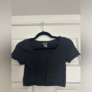 Stretchy Ribbed T Shirt- size small in black